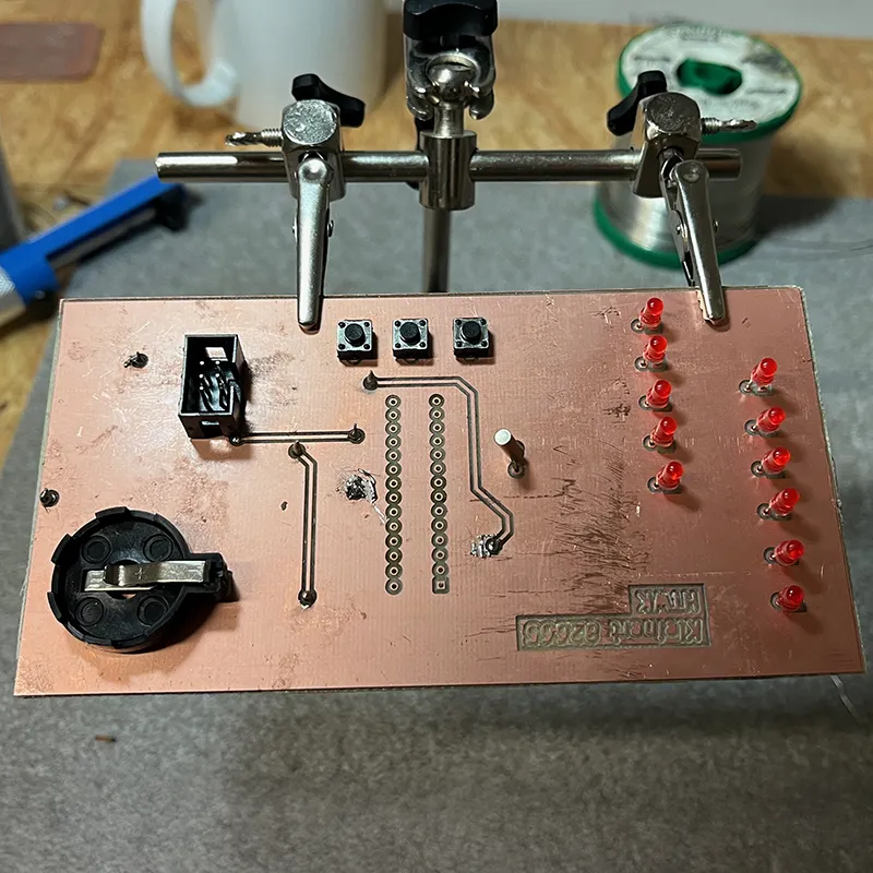 ATmega48A Binäruhr